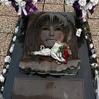 Selena's Grave