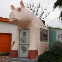 Frank's Hog Stand, Inside a Pig