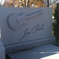 Les Paul Gravesite