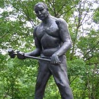 John Henry Statue