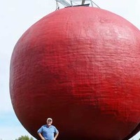 World's Largest Apple
