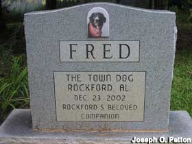 Fred the Town Dog tombstone.