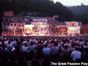 Crowds at the Passion Play.