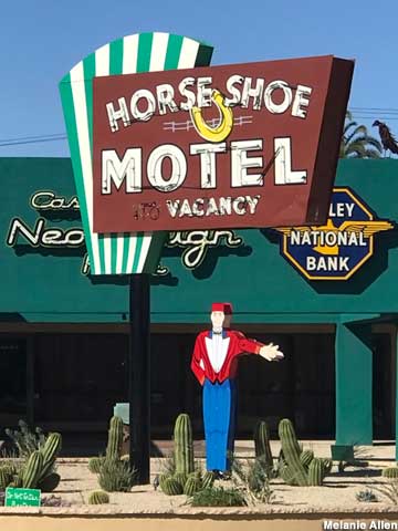 Horse Shoe Motel sign.