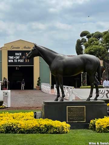 Statue Of Seabiscuit.