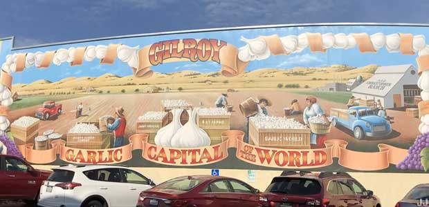 Garlic Capital mural.