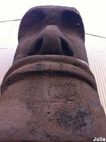 Hollywood Moai.