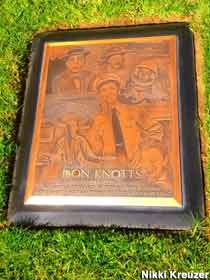 Don Knotts grave.