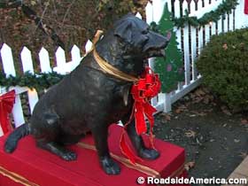 Bosco Dog Mayor statue.