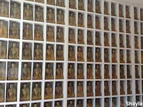 10,000 Buddhas.