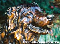 Annie the Railroad Dog statue.