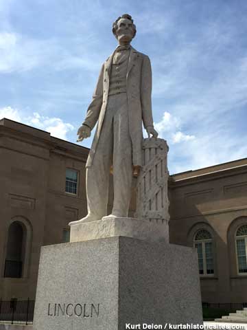Lincoln statue.