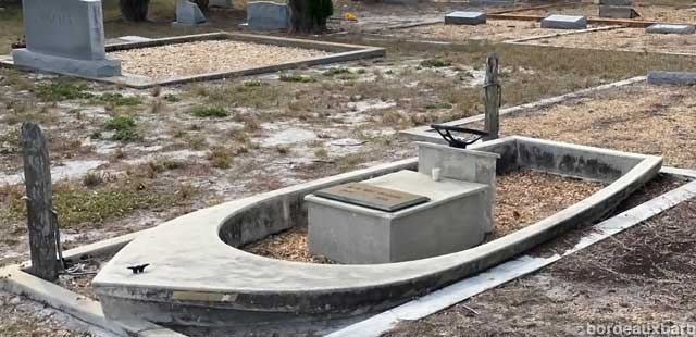 Boat grave.