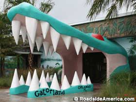 Gatorland entrance before the fire.