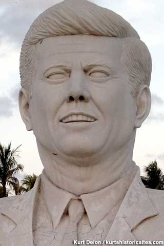 Blank eyed JFK bust.