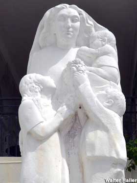 Mothers of the World Monument.