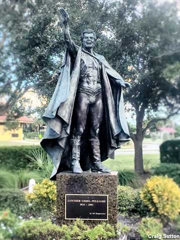 Gunther Gebel-Williams statue.