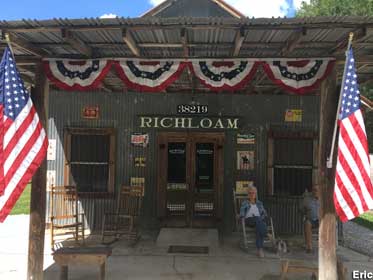 Richloam store.
