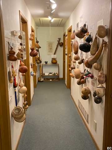 Hall of gourds.