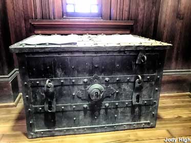 Confederate treasure chest.