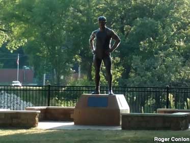 Frank Gotch Bronze Statue.
