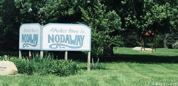 Nodaway town sign.