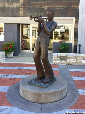 MIles Davis statue.