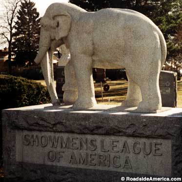 Showmen's Rest Monument.