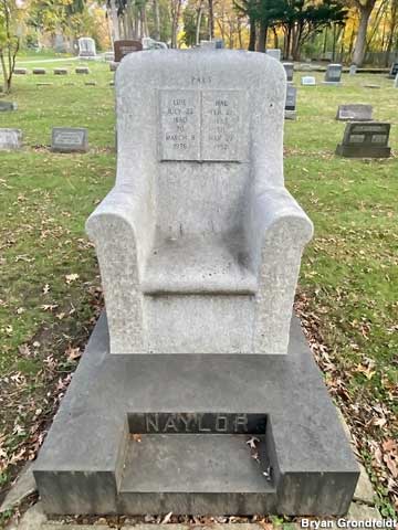 Easy Chair Grave.