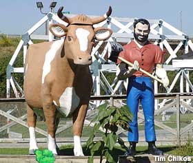 Bunyan Muffler Man and cow.