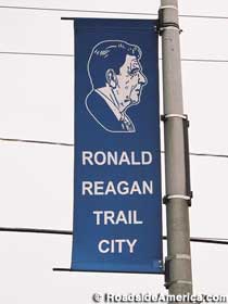 Ronald Reagan Trail City banner, Tampico.