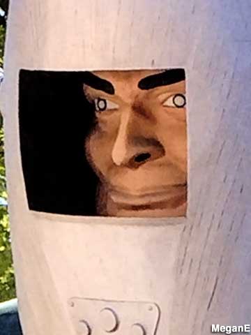 2018 photo of the Gemini Giant's face.