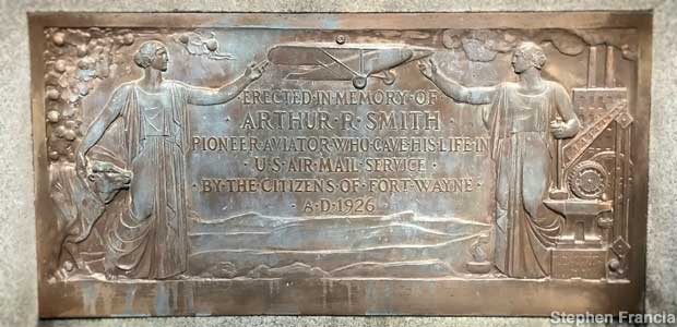 Plaque: In memory of Arthur R Smith.