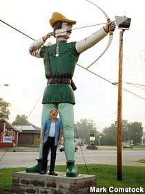 Robin Hood statue.