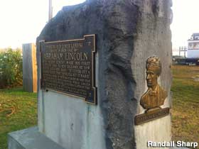 Lincoln Landing monument.