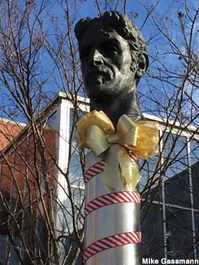 Zappa on a Pole.