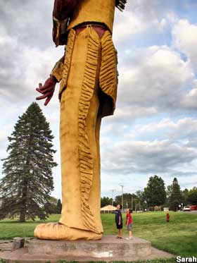 Hiawatha, World's Largest Indian.