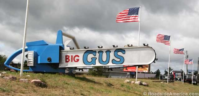 Big Gus, World's Largest Chain Saw.