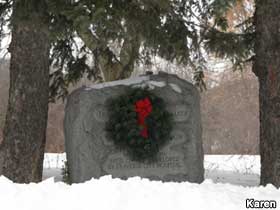 Holiday spirit at the grave of Colantha.