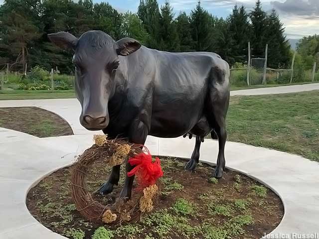 Statue: Cow of the Insane.