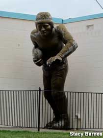 Bronco Nagurski statue.