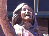 Mary Tyler Moore statue.