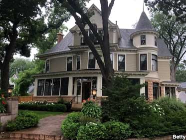 Mary Tyler Moore's TV Home.