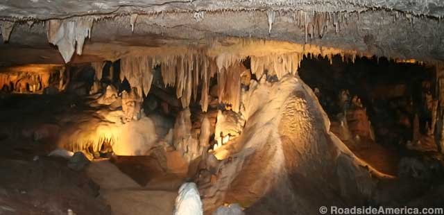 Fantastic Caverns formation.