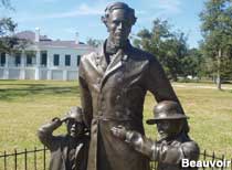 Jefferson Davis statue.