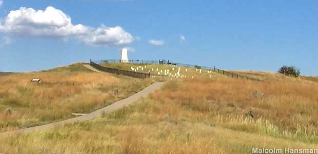 Hilltop where Custer was killed features cemetery and monument.