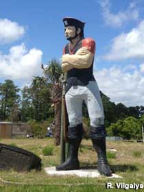 Blackbeard statue.