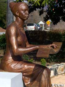 NIna Simone statue.