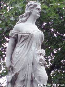 Hannah Dustin statue.