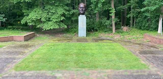 Colossal Head of FDR.